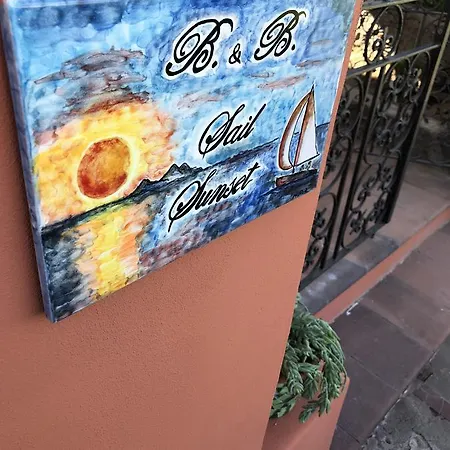 Sail Sunset Bed & Breakfast *